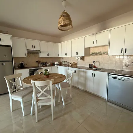 Too Coool 2 Bedroom Ellia