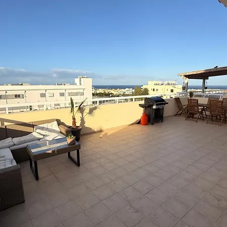 Too Coool 2 Bedroom Panorama Gardens Apartment