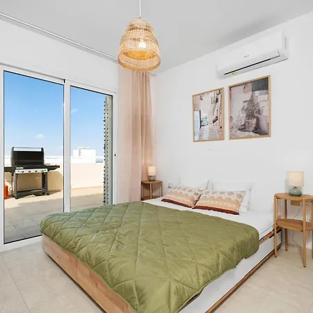 Too Coool 2 Bedroom Ellia