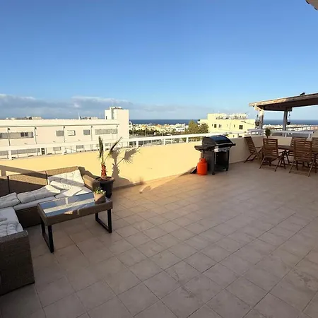 شقة Too Coool 2 Bedroom Ellia باراليمني