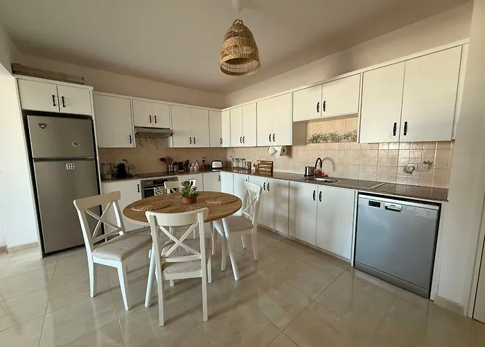 Too Coool 2 Bedroom Panorama Gardens