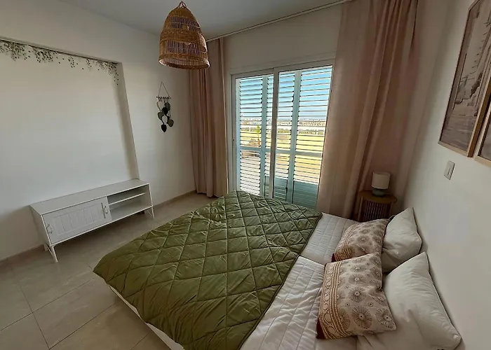 Too Coool 2 Bedroom Panorama Gardens Apartment Paralimni