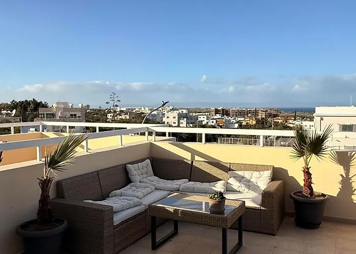 Too Coool 2 Bedroom Panorama Gardens Apartment