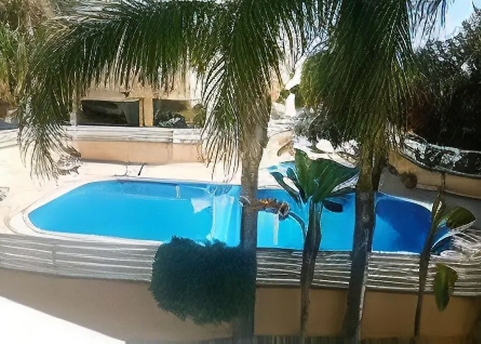 Too Coool 2 Bedroom Panorama Gardens